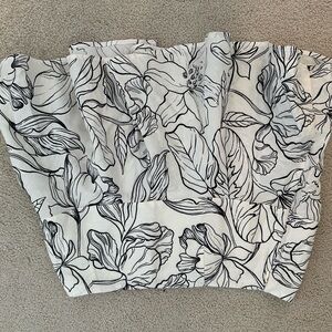 H&M Black and White Ruffled Mini Skirt